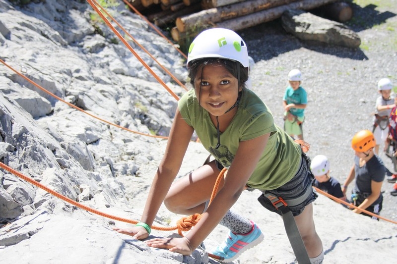 Village Camps International Summer Camp Leysin, Switzerland 2026-08-15 https://www.villagecamps.com/journals_admin/images/703-9-green climb (41).jpg